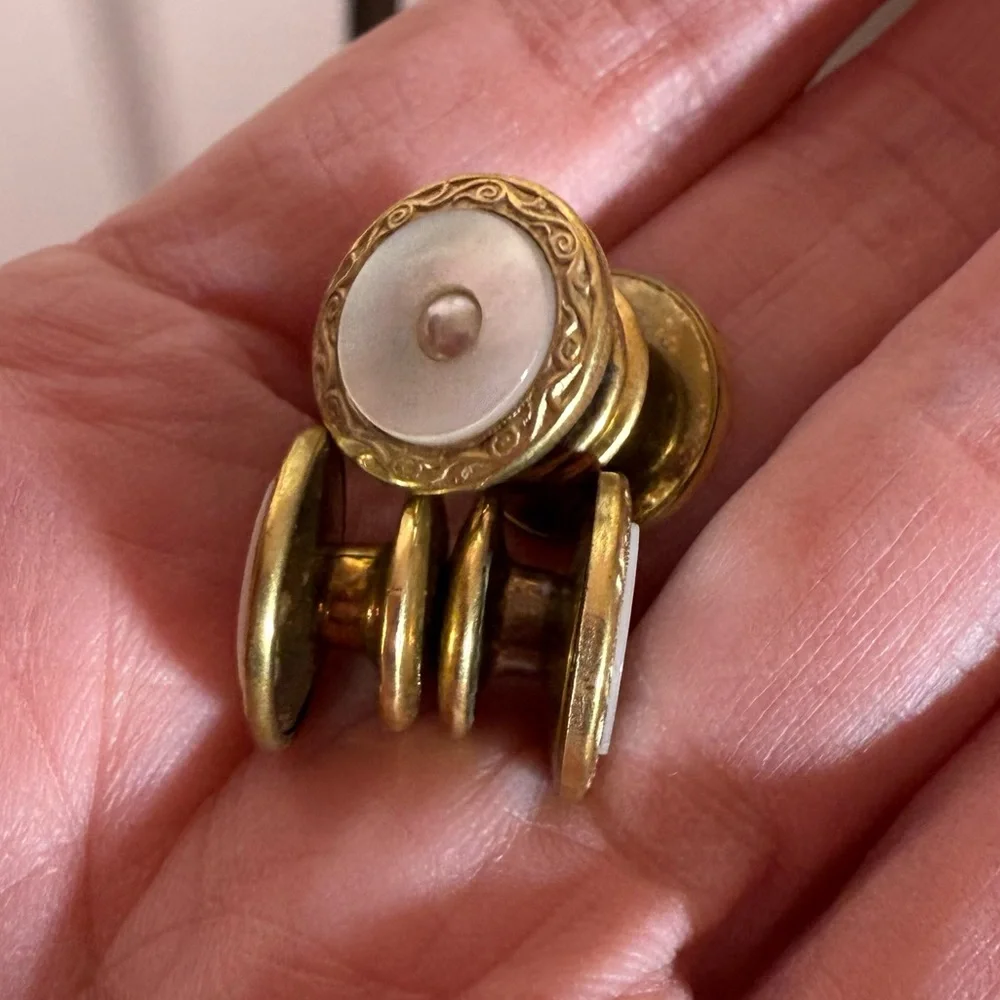 Vintage 1920-1940 Retro Art Deco Mother of Pearl etched Gold Cufflinks